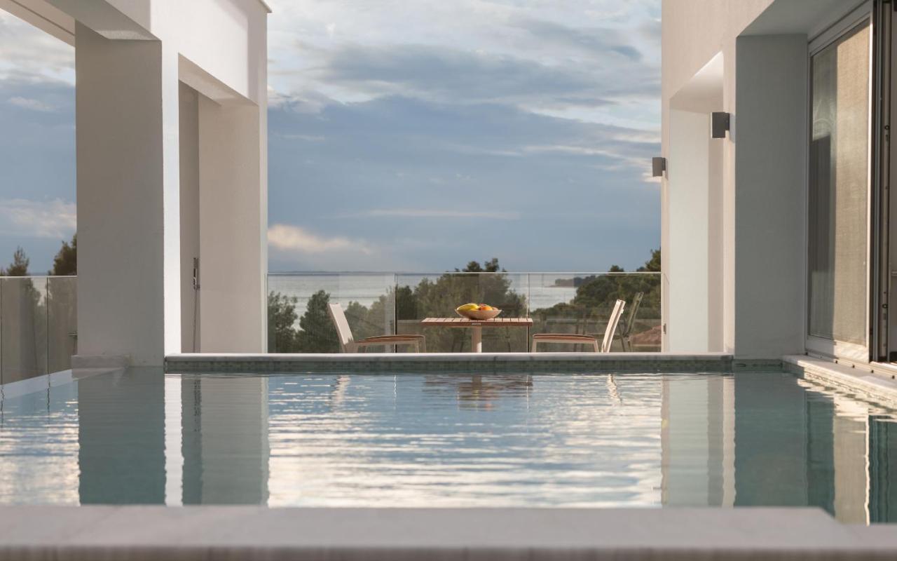 Nikiti Botanic Pool Suites מראה חיצוני תמונה